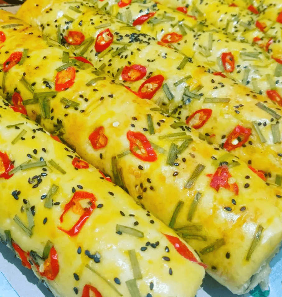 Roti gulung isi abon