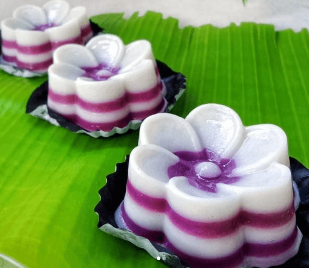 Kue lapis kamboja buatan tangan