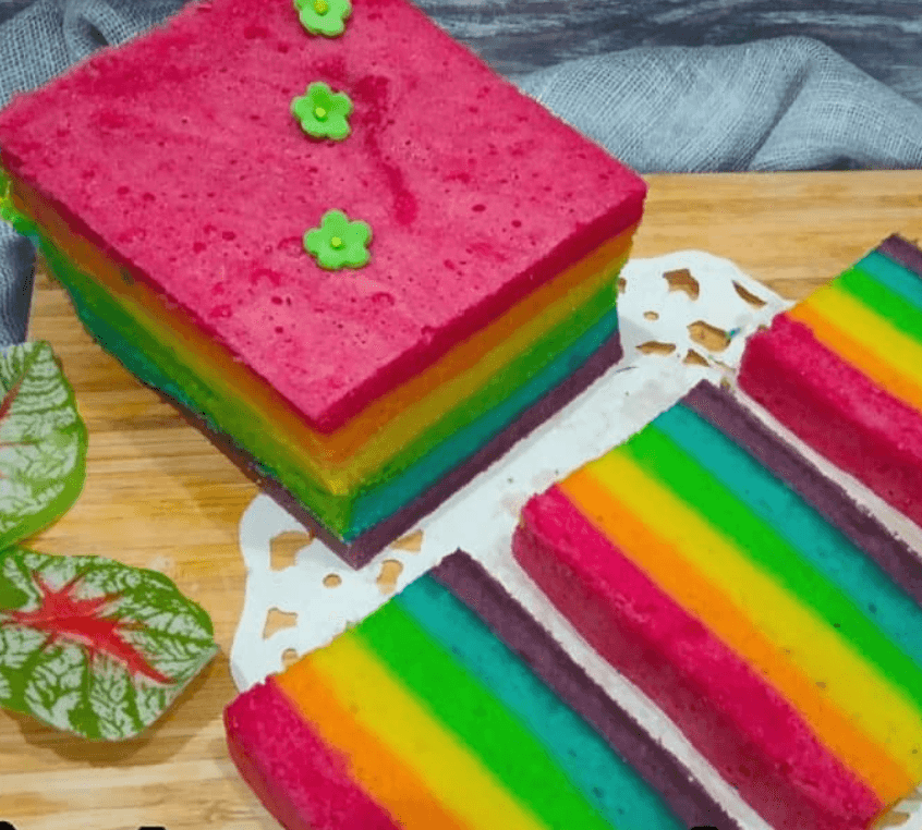 Rainbow cake berlapis warna-warni